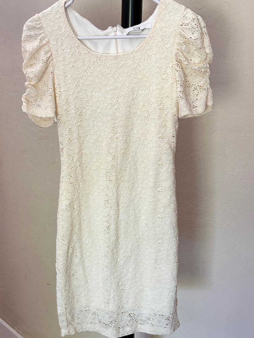Fitted Lace Soft White Sheath Stretch Dress